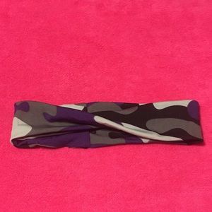 FREE w/ POP Fit leggings purchase.            NEW - POP Fit headband